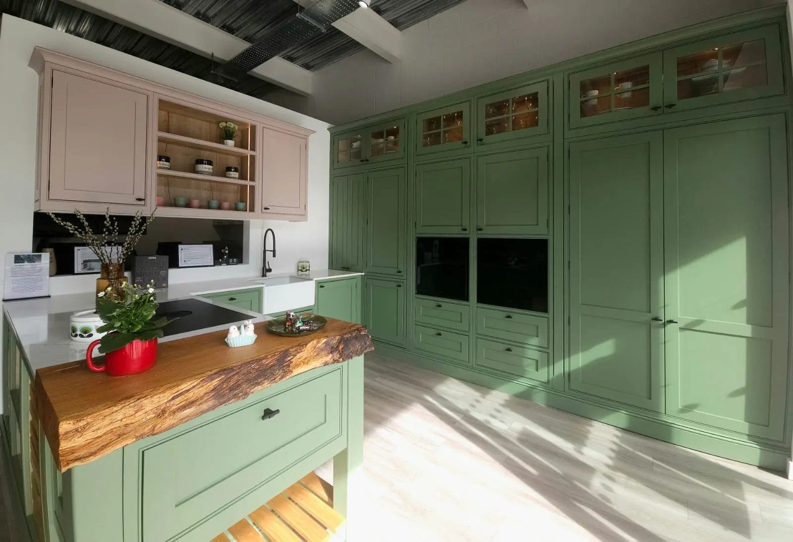 Bespoke shaker kitchen installed in Greenwich