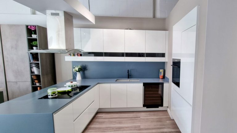 Bespoke white gloss handleless kitchen designed and installed by Victoria Kitchens, Greenwich, SE London