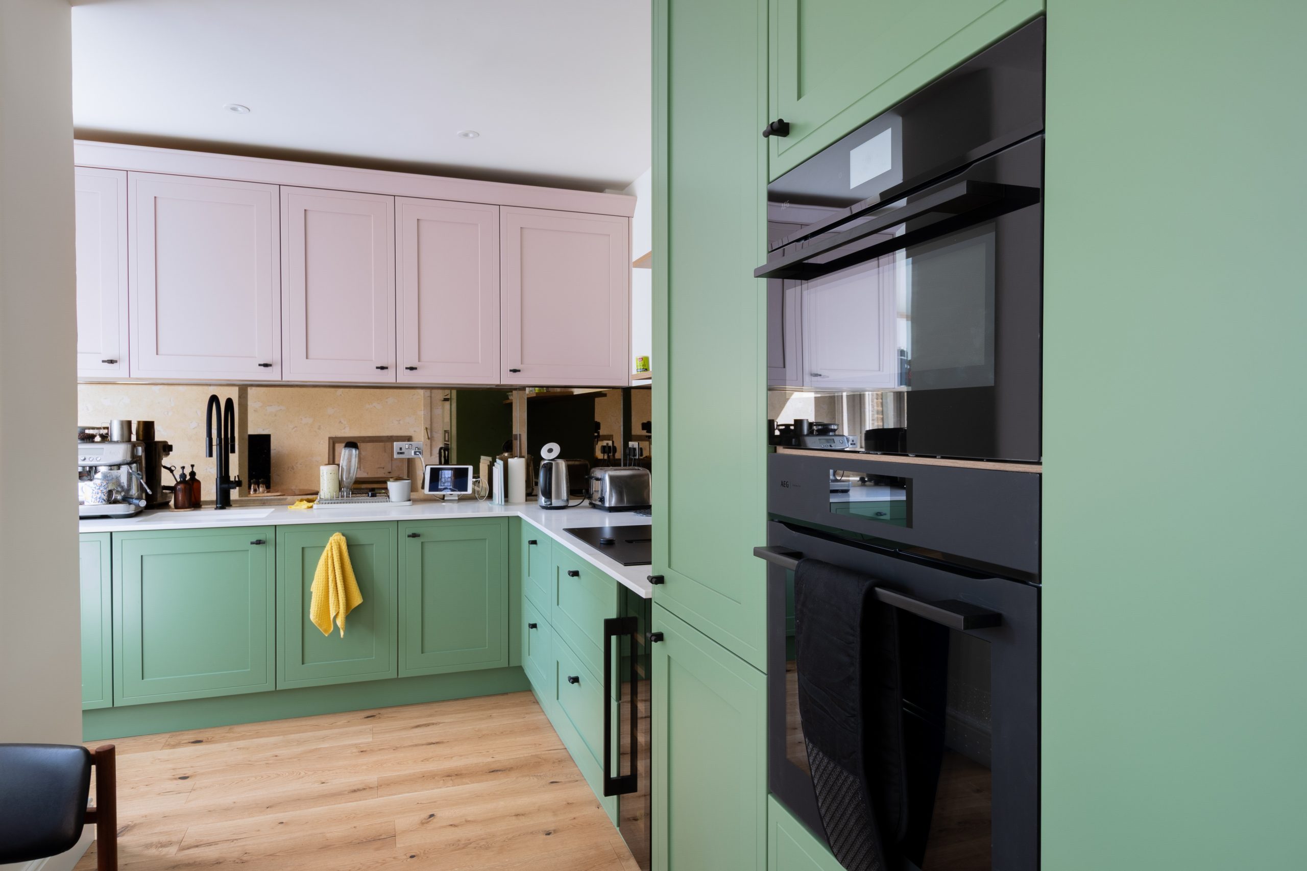 Shaker kitchen with integrated oven and microwave